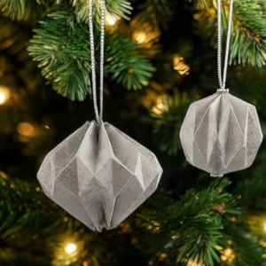 Origami karácsonyfadíszek fehér, ezüst márványmintás színben  10 darabos egyedi kézműves dísz szett LNTFH005 - karácsony - karácsonyi lakásdekoráció - karácsonyfadíszek - Meska.hu