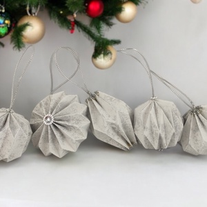 Origami karácsonyfadíszek fehér, ezüst márványmintás színben  10 darabos egyedi kézműves dísz szett LNTFH005, Karácsony, Karácsonyi lakásdekoráció, Karácsonyfadíszek, Papírművészet, MESKA
