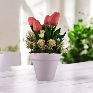 Piros tulipánok dús tavaszi virágágyon TUG563PS - otthon & életmód - dekoráció - virágdísz és tartó - csokor & virágdísz - Meska.hu