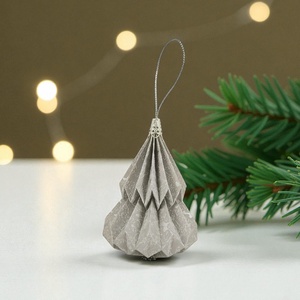 Szürke, fehér, ezüst fenyőfa formájú karácsonyfadísz KF003, Karácsony, Karácsonyi lakásdekoráció, Karácsonyfadíszek, Papírművészet, MESKA