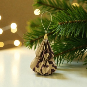 Pezsgőarany, bordó mintás fenyőfa formájú karácsonyfadísz KF007, Karácsony, Karácsonyi lakásdekoráció, Karácsonyfadíszek, Papírművészet, MESKA