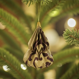 Pezsgőarany, bordó mintás fenyőfa formájú karácsonyfadísz KF007 - karácsony - karácsonyi lakásdekoráció - karácsonyfadíszek - Meska.hu