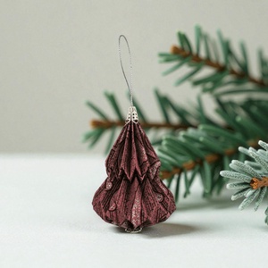 Sötétmályva, ezüst mintás fenyőfa formájú karácsonyfadísz KF008, Karácsony, Karácsonyi lakásdekoráció, Karácsonyfadíszek, Papírművészet, MESKA