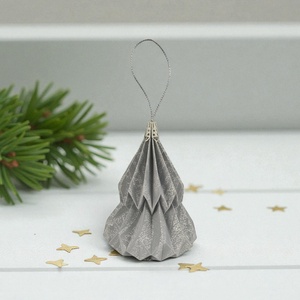 Szürke mintás fenyőfa formájú karácsonyfadísz KF015, Karácsony, Karácsonyi lakásdekoráció, Karácsonyfadíszek, Papírművészet, MESKA