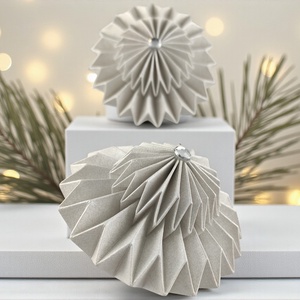 Világos ezüst rozetta formájú 2 darabos karácsonyfadísz szett ROZV2009, Karácsony, Karácsonyi lakásdekoráció, Karácsonyfadíszek, Papírművészet, MESKA