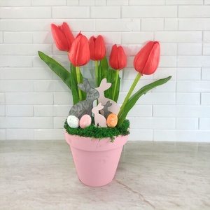 Piros tulipánok kaspóban nyuszikkal TUG539PS - otthon & életmód - dekoráció - asztal és polc dekoráció - asztaldísz - Meska.hu