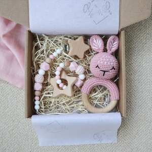 Pink Bunny Selection Box - Baba ajándékdoboz / Babaváró ajándék / Babalátogató ajándék - játék & sport - babalátogató ajándékcsomag - Meska.hu