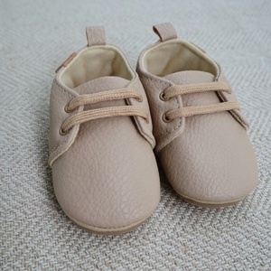 Beige Little Shoes Box - Terhességbejelentő doboz - játék & sport - babalátogató ajándékcsomag - Meska.hu