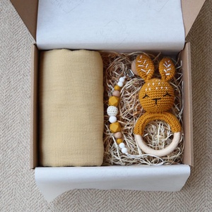Yellow Bunny Box - Baba ajándékdoboz / Babaváró ajándék / Babalátogató ajándék, Játék & Sport, Babalátogató ajándékcsomag, , MESKA