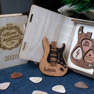 Stratocaster Gitár Formájú Pengető Tartó - könyv & zene - hangszer & hangszertok - Meska.hu
