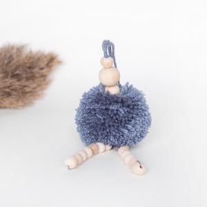 Kék pompom fityegő, Gyerekszoba dekor, Pompon fityegő - otthon & életmód - babaszoba, gyerekszoba - babaszoba dekoráció - Meska.hu