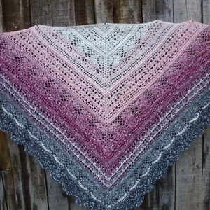 Bogyós horgolt vállkendő - ruha & divat - sál, sapka, kendő - vállkendő - Meska.hu