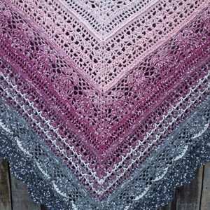 Bogyós horgolt vállkendő - ruha & divat - sál, sapka, kendő - vállkendő - Meska.hu