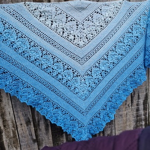 Búzavirág horgolt kendő - ruha & divat - sál, sapka, kendő - vállkendő - Meska.hu