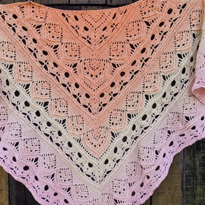 Mézbogyó horgolt vállkendő - ruha & divat - sál, sapka, kendő - vállkendő - Meska.hu