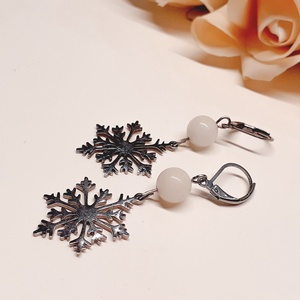 Hókvarc fülbevaló hópehely dísszel - ékszer - fülbevaló - lógó fülbevaló - Meska.hu