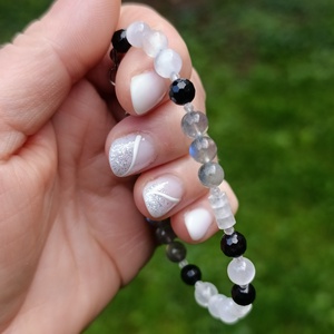 AA minőségű labradorit, turmalin, szelenit és hegyikristályok kapcsos ásvanykarkötő angyalszárnnyal - Meska.hu