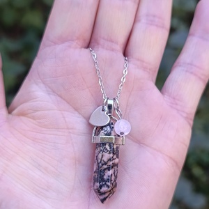 Rodonit és rózsakvarc nyaklánc szív medállal - Meska.hu