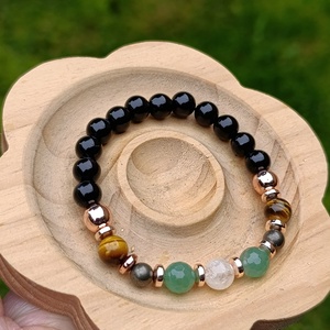 Bőségtudat női ásványkarkötő aventurinnal, tigrisszemmel, pirittel, hematittal és ónixszal - ékszer - karkötő - ásványkarkötő - Meska.hu