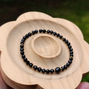 Védelmező fekete turmalin ásványkarkötő - ékszer - karkötő - ásványkarkötő - Meska.hu