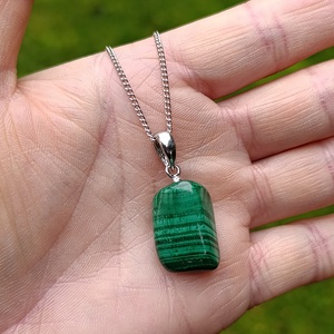 Malachit medál nemesacél nyakláncon, Ékszer, Nyaklánc, Medál, Ékszerkészítés, MESKA
