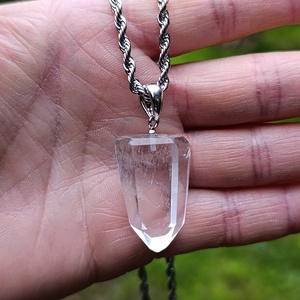 Hegyikristály csúcsmedál nemesacél láncon - Meska.hu