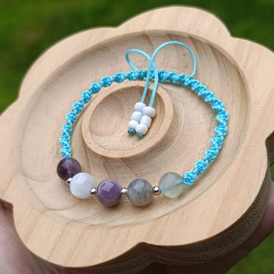 Intuíció, mentális tisztaság és energetikai védelem � csomózott ásvány karkötő - ékszer - karkötő - ásványkarkötő - Meska.hu