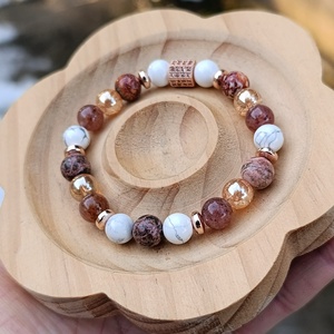 Stabilitás - belső erő ásványkarkötő leopárd jáspissal, howlittal, arany aura kvarccal - ékszer - karkötő - ásványkarkötő - Meska.hu