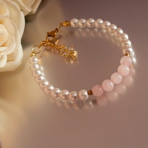 Rózsakvarc és kagylógyöngy kapcsos karkötő szitakötő medállal - ékszer - karkötő - ásványkarkötő - Meska.hu