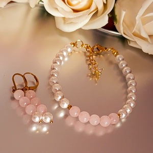 Rózsakvarc és kagylógyöngy kapcsos karkötő szitakötő medállal - ékszer - karkötő - ásványkarkötő - Meska.hu