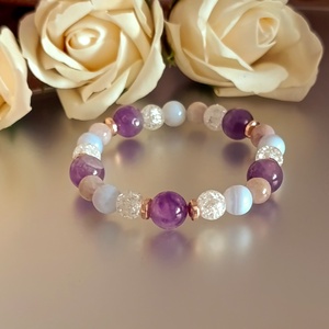 Harmónia karkötő kalcedonnal, ametiszttel, kunzittal és hegyikristályokkal - Meska.hu