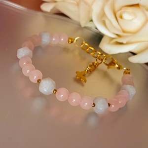 Akvamarin és rózsakvarc - harmónia - nyitottság - kapcsolódás - ékszer - karkötő - ásványkarkötő - Meska.hu