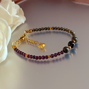 Gránát és pirit kapcsos ásványkarkötő a bőségért - ékszer - karkötő - ásványkarkötő - Meska.hu