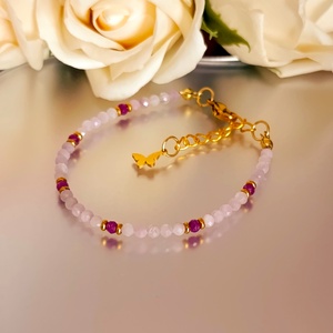 Kunzit rubinnal az önazonosságért, a szívtér nyitásáért és belső erőért  - ékszer - karkötő - ásványkarkötő - Meska.hu