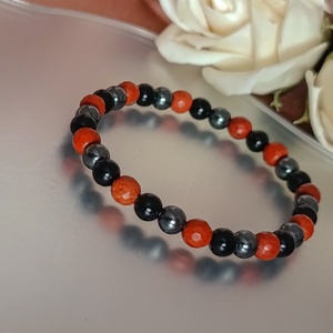 Védelmező vörös jáspis, ónix és hematit ásványkarkötő - ékszer - karkötő - ásványkarkötő - Meska.hu