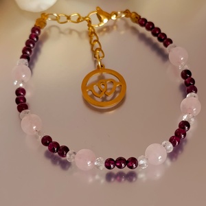 Gránát, rózsakvarc és hegyikristály kapcsos ásványkarkötő szív medállal - ékszer - karkötő - ásványkarkötő - Meska.hu