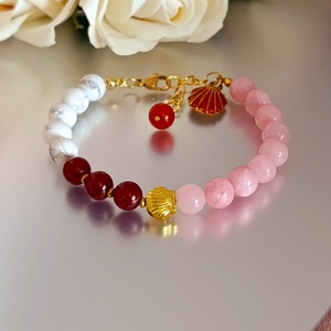 Életöröm - női energia - nyári könnyedség � karneol, rózsaszín jáde és howlit karkötő kagyló medállal - ékszer - karkötő - ásványkarkötő - Meska.hu