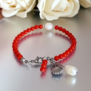 Vörös korall, édesvízi gyöngy és hegyikristály karkötő - ékszer - karkötő - gyöngyös karkötő - Meska.hu