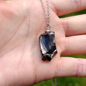 Nyers shungit medál nemesacél láncon, Ékszer, Nyaklánc, Medálos nyaklánc, Ékszerkészítés, MESKA