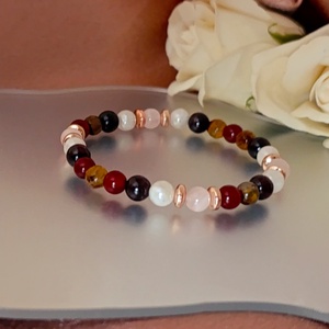 Női szervek ásványkarkötő karneollal, rózsakvarccal, gránáttal, tigrisszemmel és aura holdkővel - Meska.hu