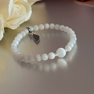 Túlgondolás ellen - nyugtató- angyali minőség celesztit, szelenit és hegyikristály ásványkarkötő - ékszer - karkötő - ásványkarkötő - Meska.hu