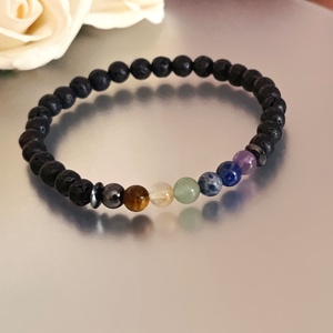 Férfi csakra karkötő lávakő alapon, hematit korongokkal, Ékszer, Karkötő, Ásványkarkötő, Ékszerkészítés, MESKA