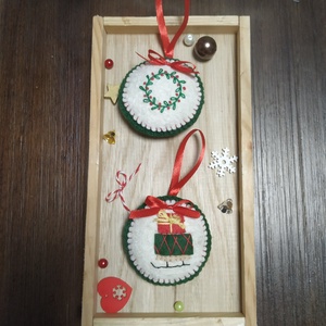 Hímzett gyapjú filc karácsonyfa díszek - karácsony - karácsonyi lakásdekoráció - karácsonyfadíszek - Meska.hu
