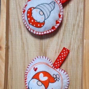 Filc szerelmes manók kulcstartó, táskadísz, függődísz, Táska & Tok, Kulcstartó & Táskadísz, Kulcstartó, Varrás, Hímzés, MESKA