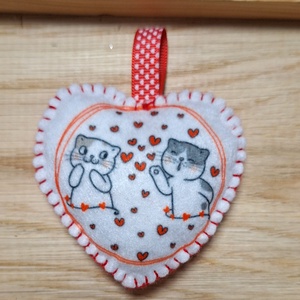 Filc szerelmes cicák kulcstartó , táskadísz, függődísz - táska & tok - kulcstartó & táskadísz - kulcstartó - Meska.hu