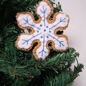 Filc karácsonyfa díszek, hímzett téli, karácsonyi, hópelyhek, hóember - karácsony - karácsonyi lakásdekoráció - karácsonyfadíszek - Meska.hu