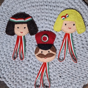 Filc gyapjúfilc kokárda, nemzetiszínű madárka, virág, tulipán, huszárfiú, lány, szív, Ékszer, Kitűző és Bross, Varrás, Hímzés, MESKA