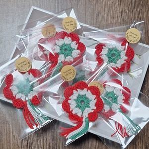 Horgolt kokárda, nemzeti színű - ékszer - kitűző és bross - Meska.hu