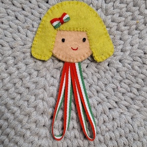 Filc gyapjúfilc kokárda, nemzetiszínű, lány. - ékszer - kitűző és bross - Meska.hu