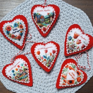 Anyák napi Szeretlek Anyukám! felirattal filc szív, szivek. - otthon & életmód - dekoráció - fali és függő dekoráció - függődísz - Meska.hu